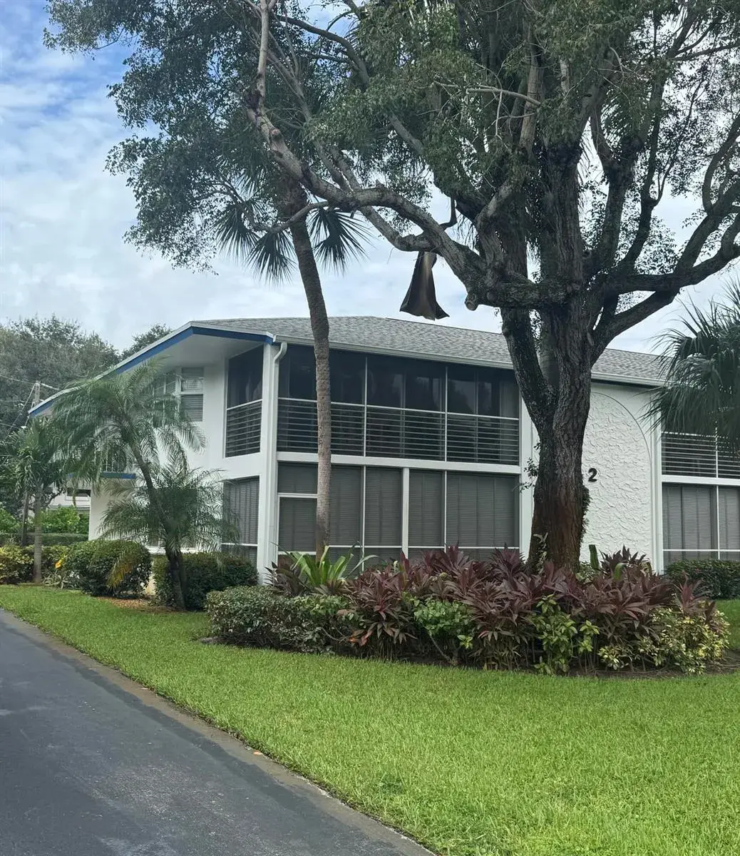 2 bedroom 2 bath Residential for sale at 2 Garden Street # 201M, Tequesta FL 33469