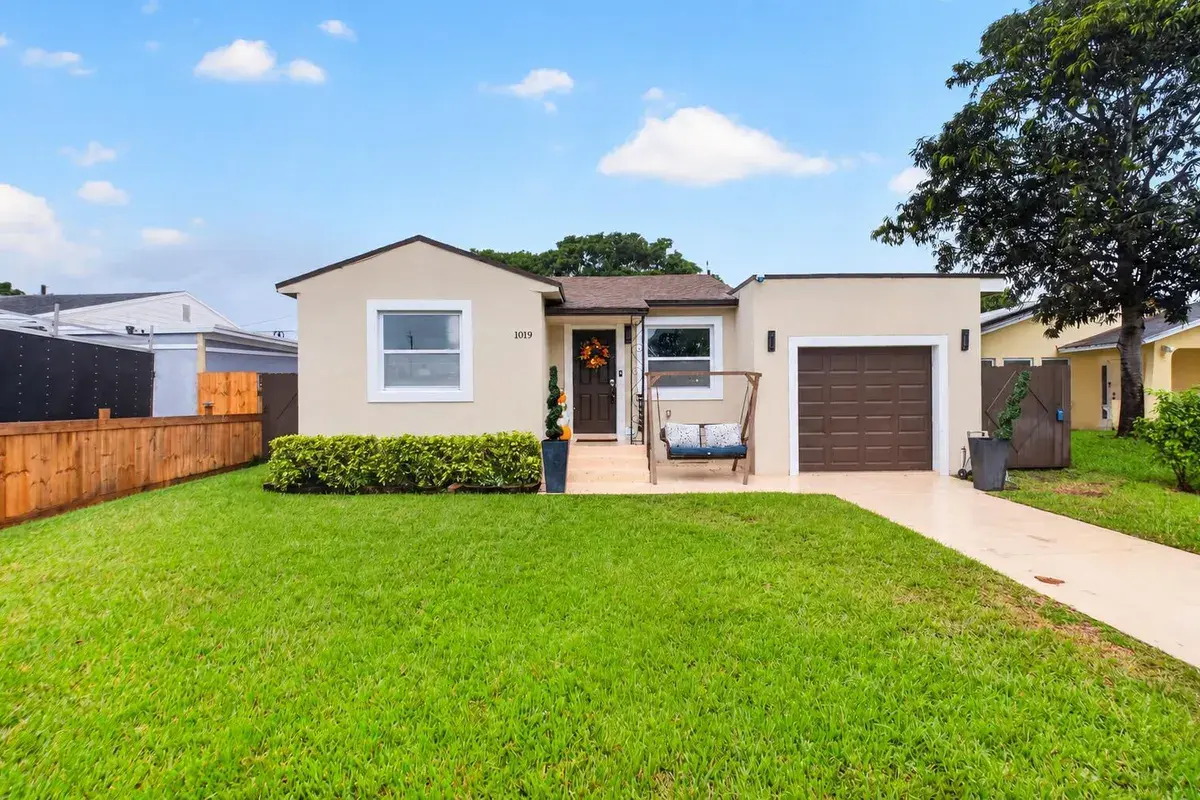 1019 N C Street, FL 33460