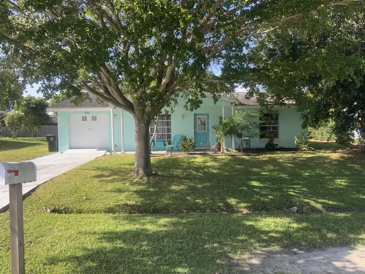 3 bedroom 2 bath Residential for sale at 1010 SE Euclid Lane, Port St. Lucie FL 34983
