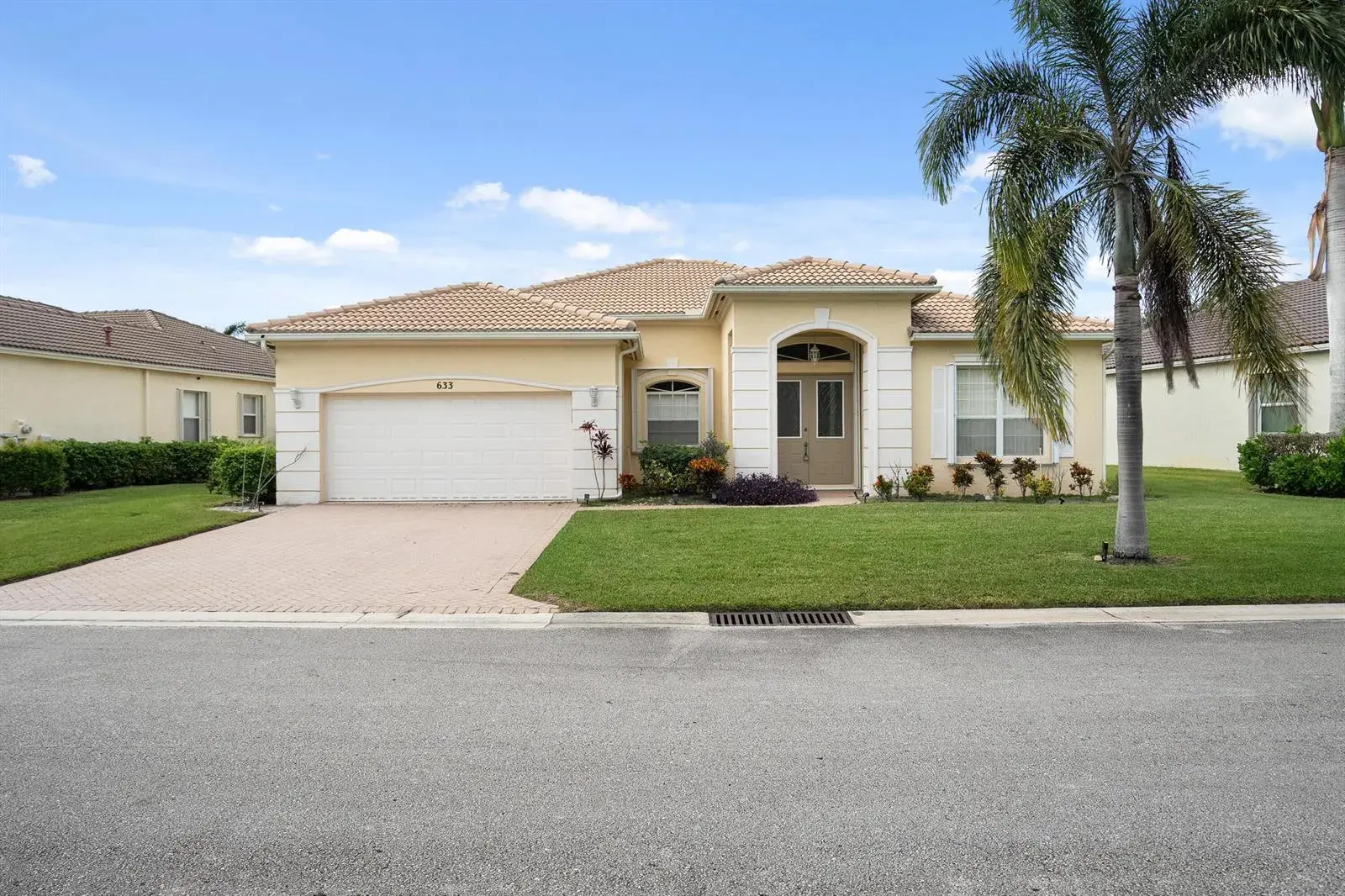 3 bedroom 2 bath Residential for sale at 633 SW Long Key Court, Port St. Lucie FL 34986