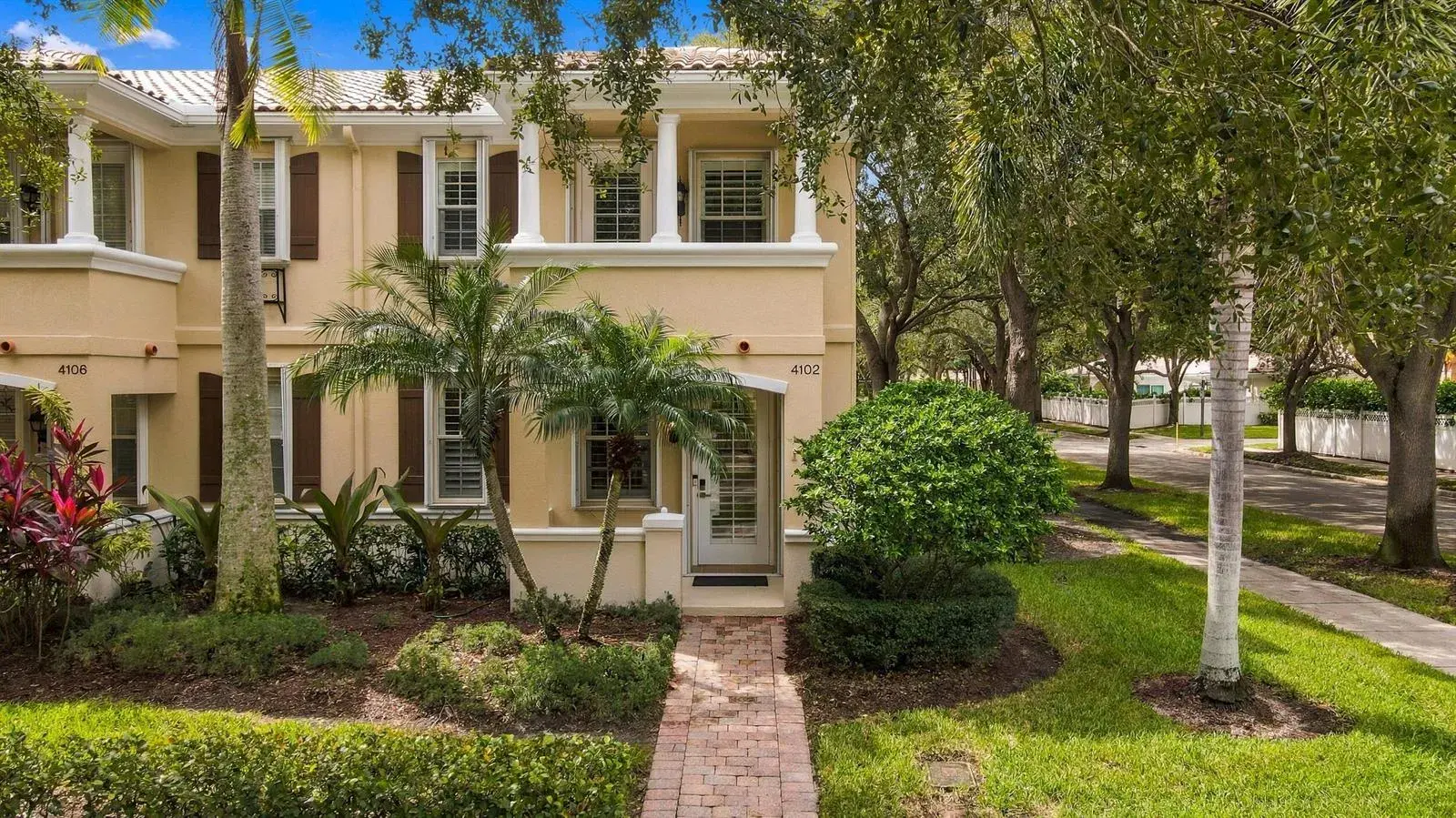3 bedroom 2 bath Residential for sale at 4102 Community Drive, Jupiter FL 33458
