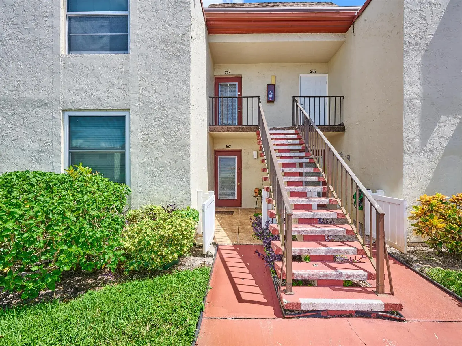 2 bedroom 2 bath Residential for sale at 9 Willowbrook Lane # 107, Delray Beach FL 33446