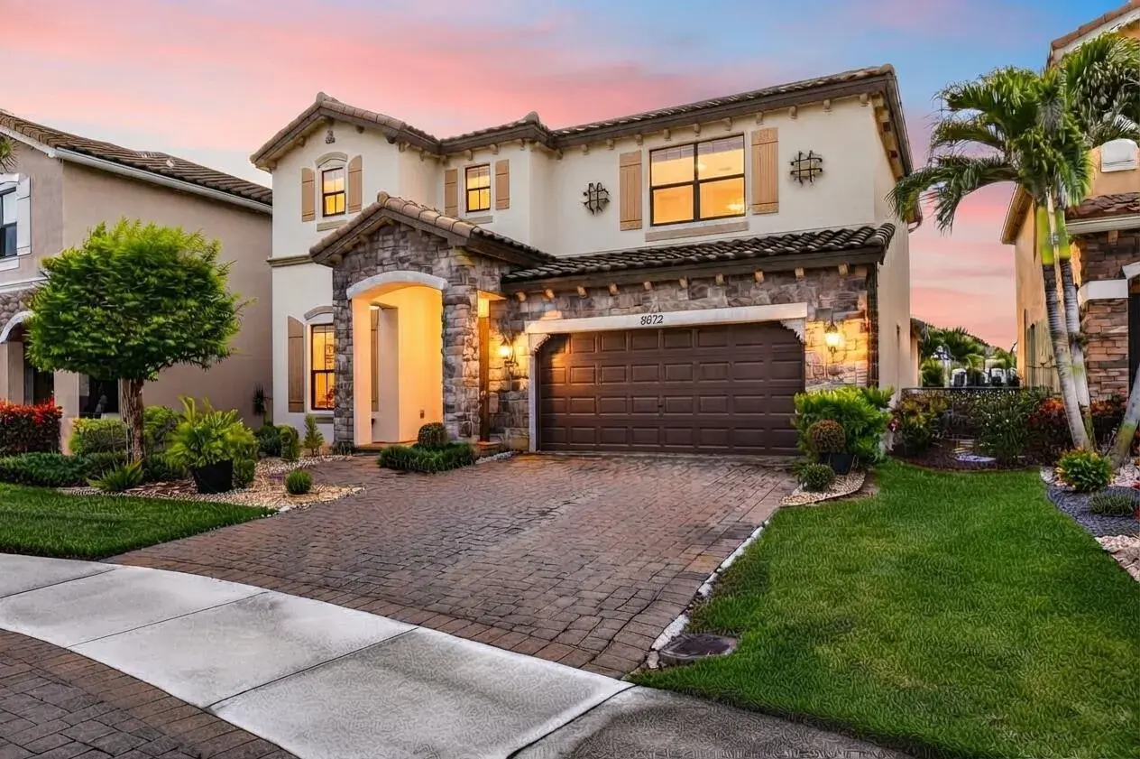 4 bedroom 3 bath Residential for sale at 8872 Sandy Creek Way, Lake Worth FL 33467