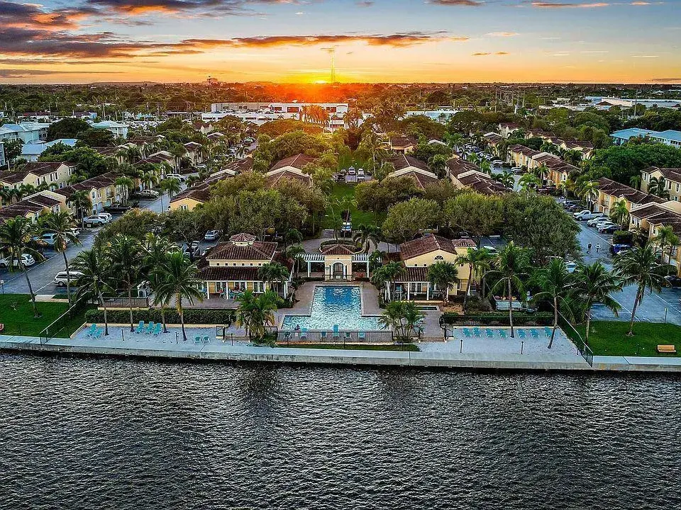 2 bedroom 2 bath Residential for sale at 1010 LAKE SHORE Drive # 202, Lake Park FL 33403
