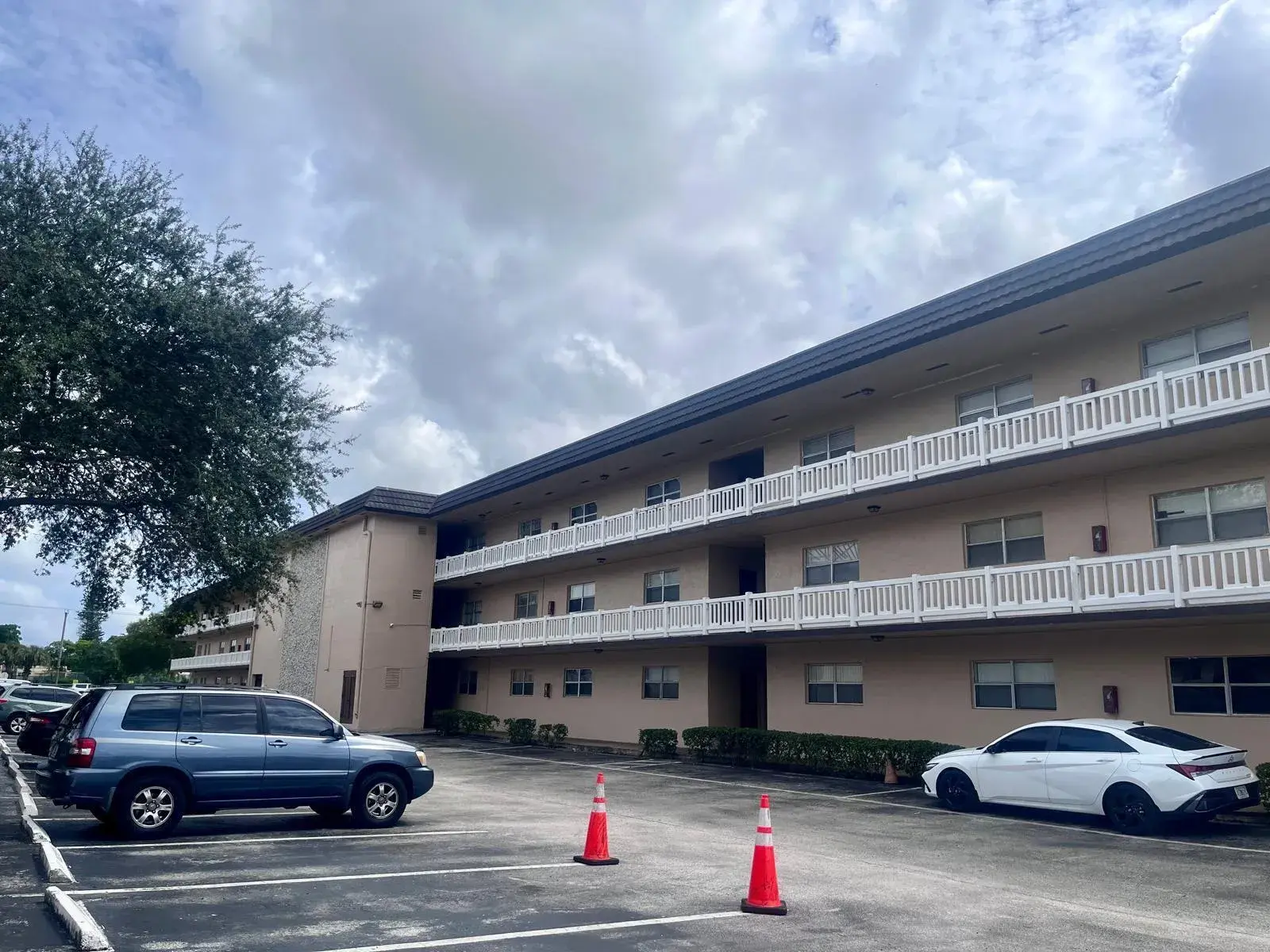 3 bedroom 2 bath Residential for sale at 5861 NW 16TH Place # 313, Sunrise FL 33313