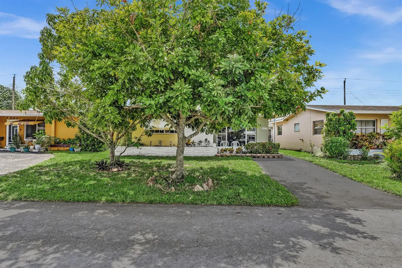 2 bedroom 2 bath Residential for sale at 6872 NW 26TH Court, Sunrise FL 33313