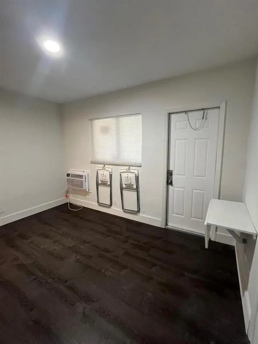1 bedroom 1 bath Residential Lease for rent at 2300 NW 6th Street # 4, Fort Lauderdale FL 33311