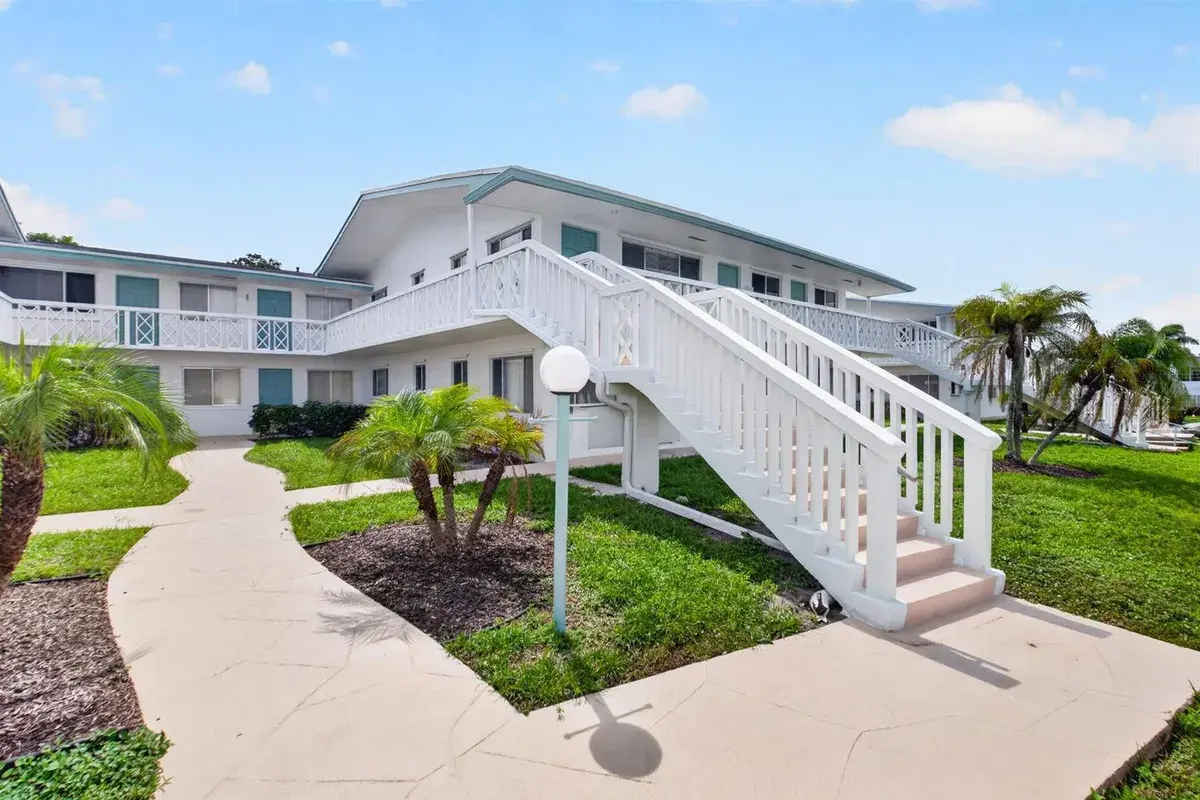 2290 SUNSET Avenue # 20, FL 33461