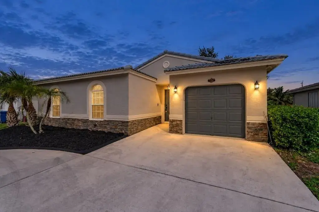 1790 NW 56TH Avenue, Lauderhill FL 33313