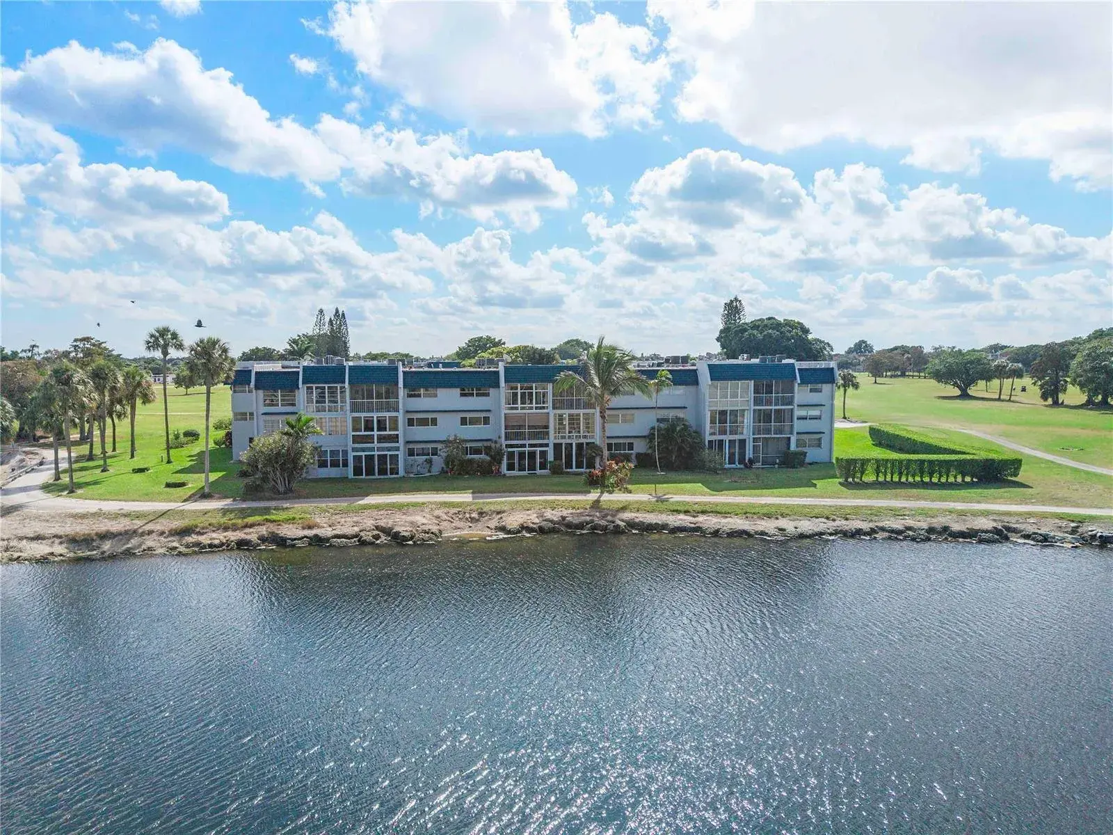 2 bedroom 2 bath Residential for sale at 7807 GOLF CIR Drive # 211, Margate FL 33063
