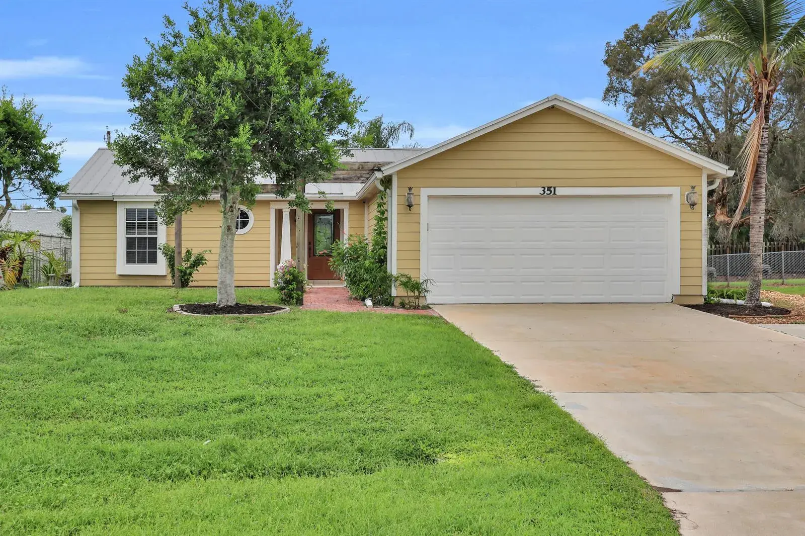 3 bedroom 2 bath Residential for sale at 351 SW Dwight Avenue, Port St. Lucie FL 34983