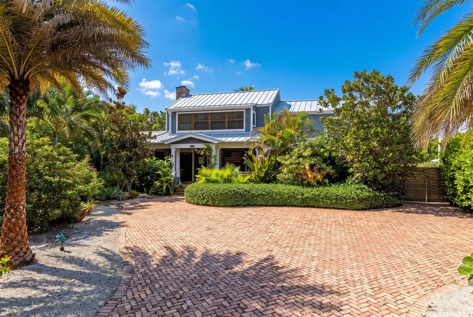 6 bedroom 4 bath Residential for sale at 613 S Lakeside Drive, FL 33460