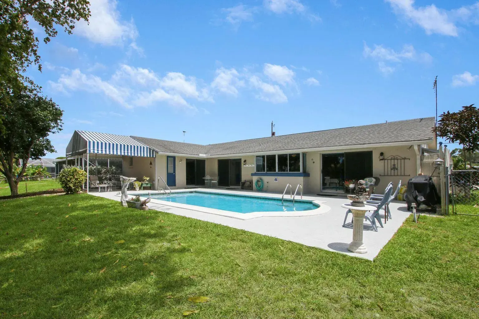 3 bedroom 2 bath Residential for sale at 1210 SW 26th Avenue, Boynton Beach FL 33426
