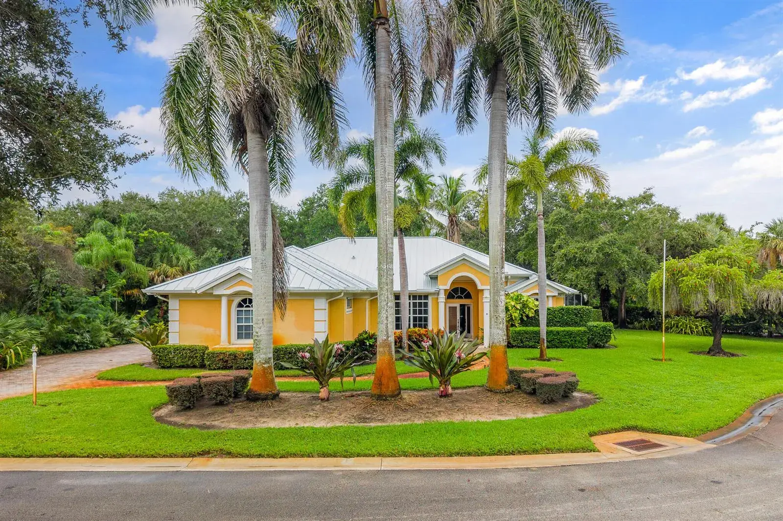 4 bedroom 3 bath Residential for sale at 3650 SE SEA POINT Court, Stuart FL 34997