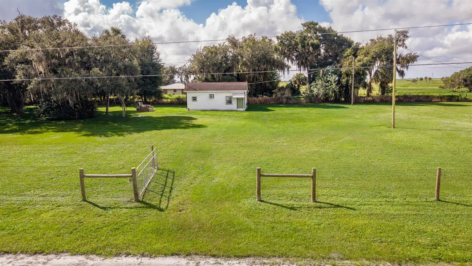 125 TUT N LUE Road, FL 33857