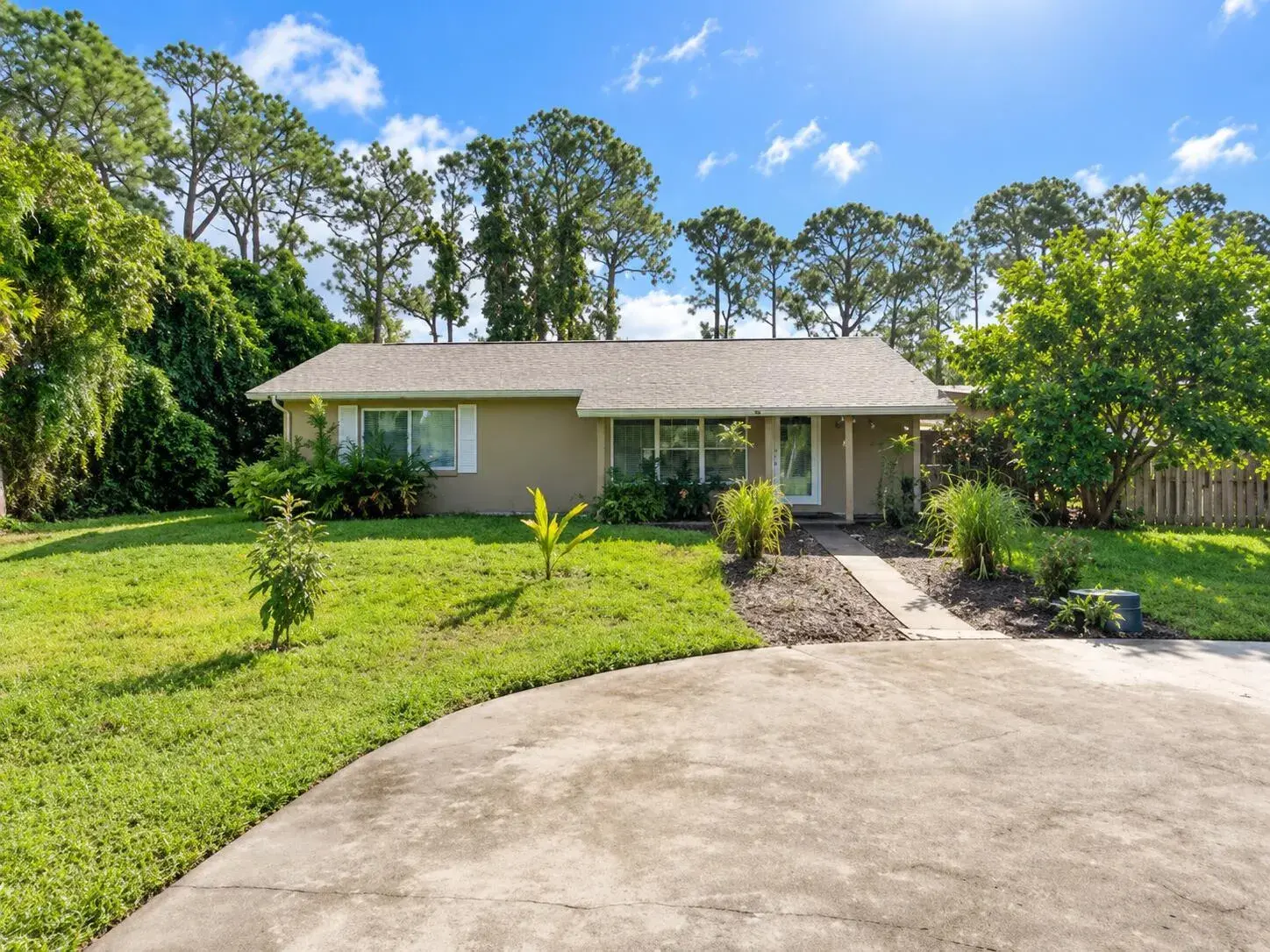 3 bedroom 2 bath Residential for sale at 3472 Blanchette Trail, Lake Worth FL 33467