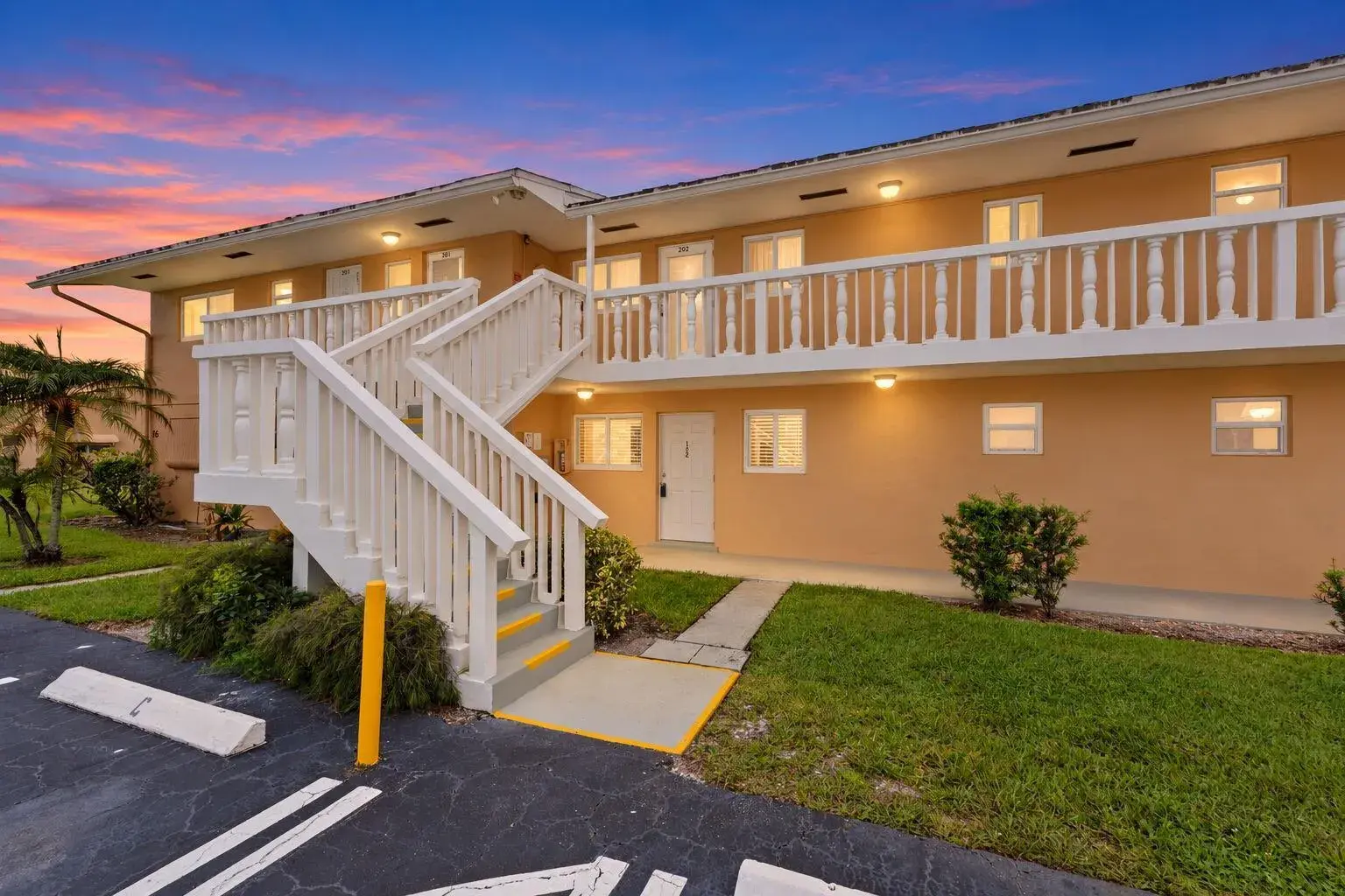 1 bedroom 1 bath Residential for sale at 2192 NE 1ST Way # 102, Boynton Beach FL 33435