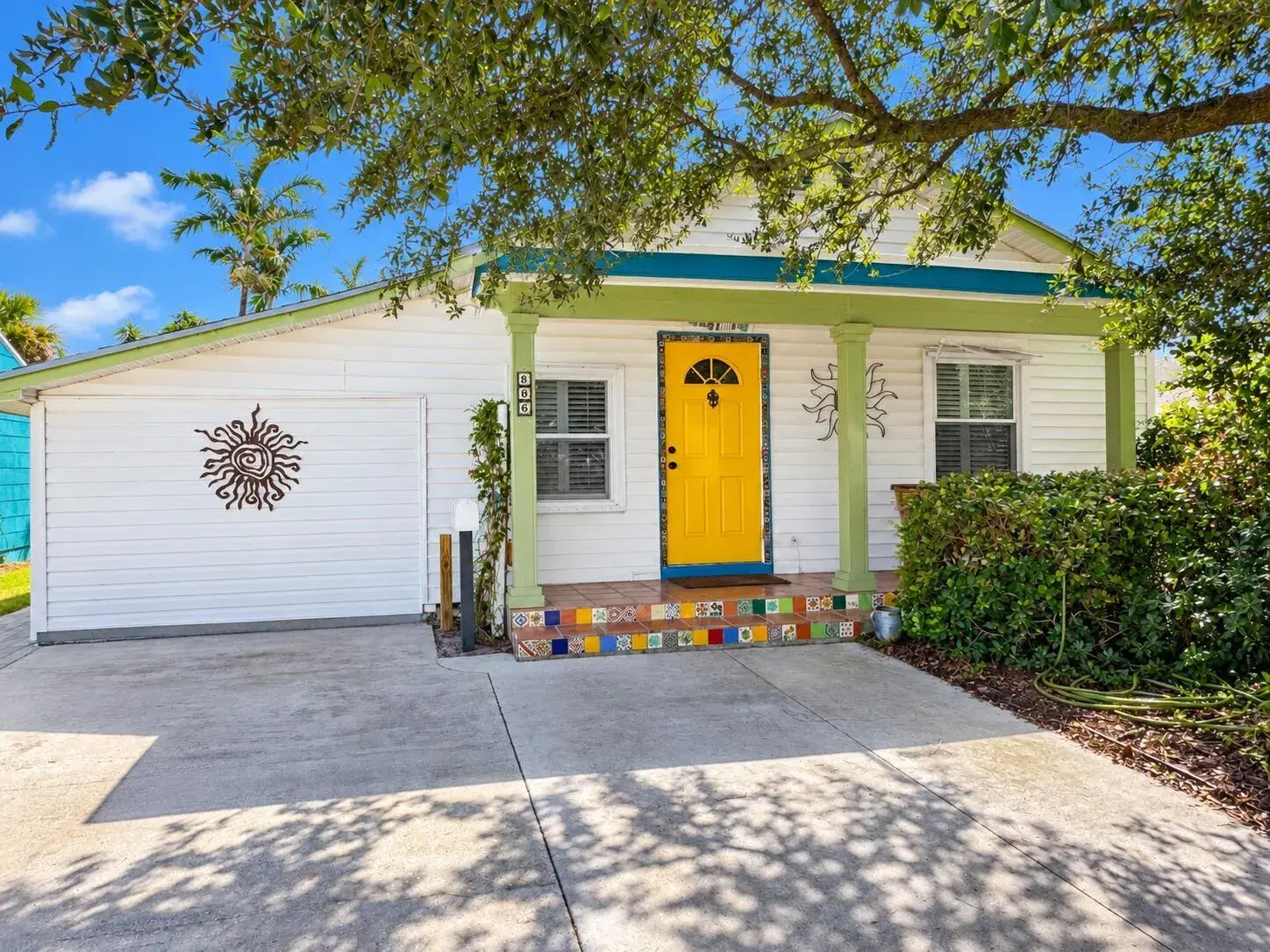 2 bedroom 1 bath Residential for sale at 806 N M Street, FL 33460