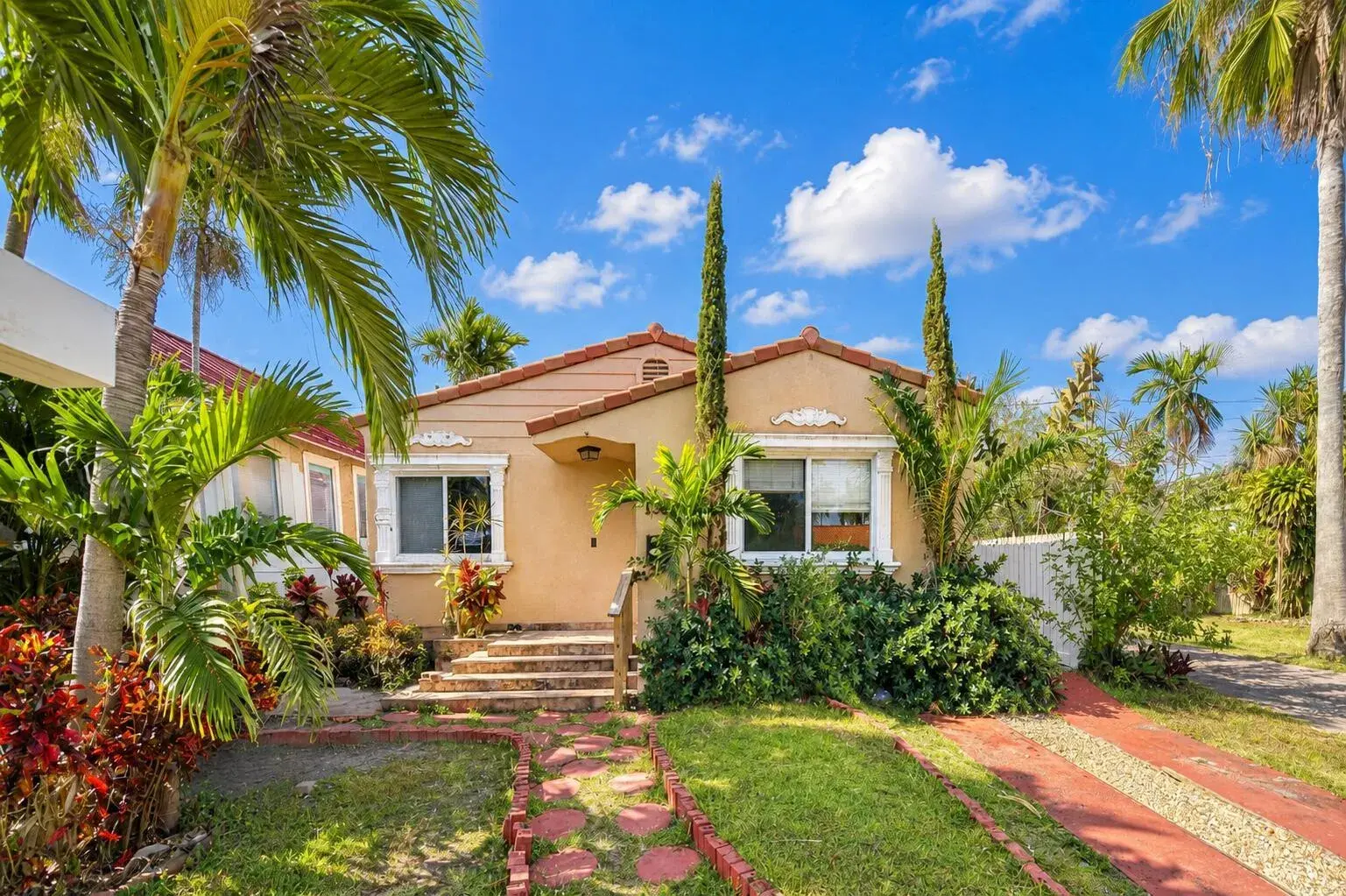 4 bedroom 4 bath Residential for sale at 1624 VAN BUREN Street, Hollywood FL 33020
