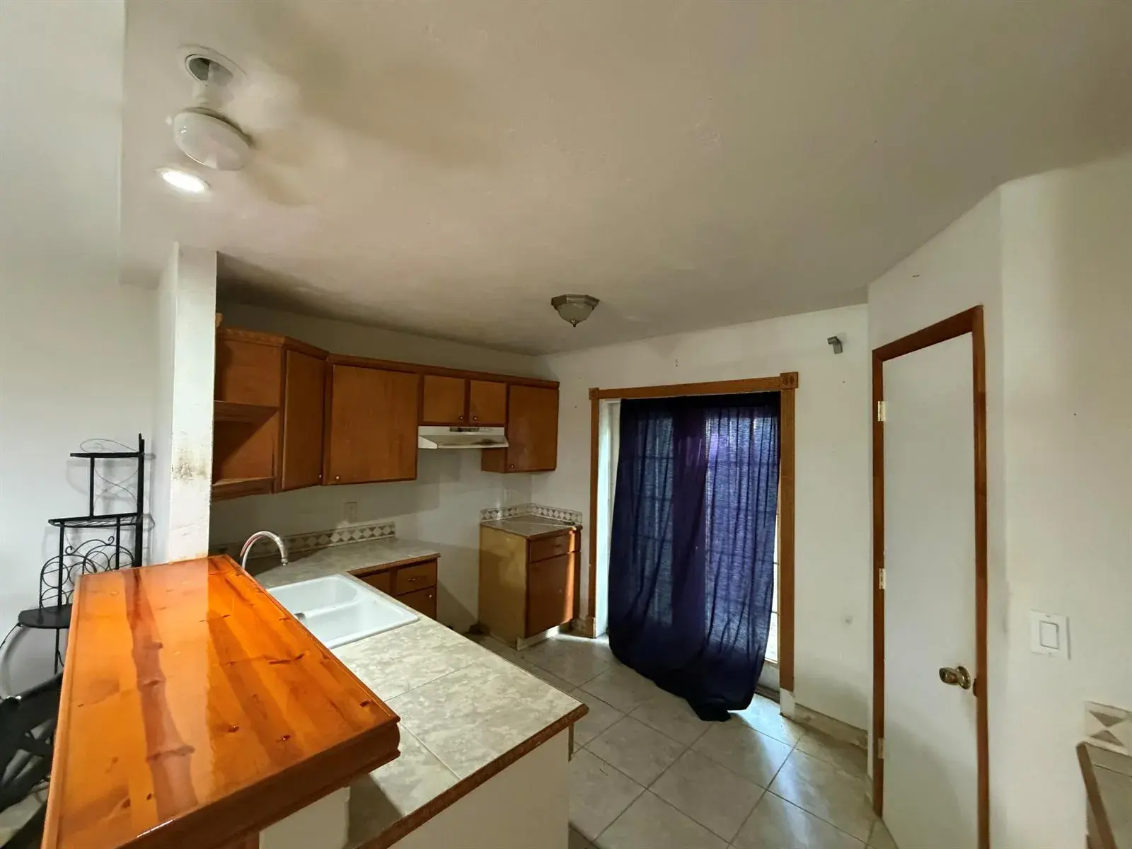 921 REDWOOD Street, FL 32117