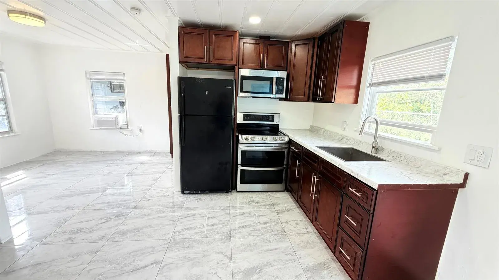 1 bedroom 1 bath for sale at 512 SE 21ST Avenue # B, Boynton Beach FL 33435