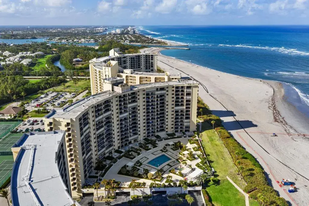 2 bedroom 2 bath Residential for sale at 200 OCEAN TRAIL Way # T7, Jupiter FL 33477