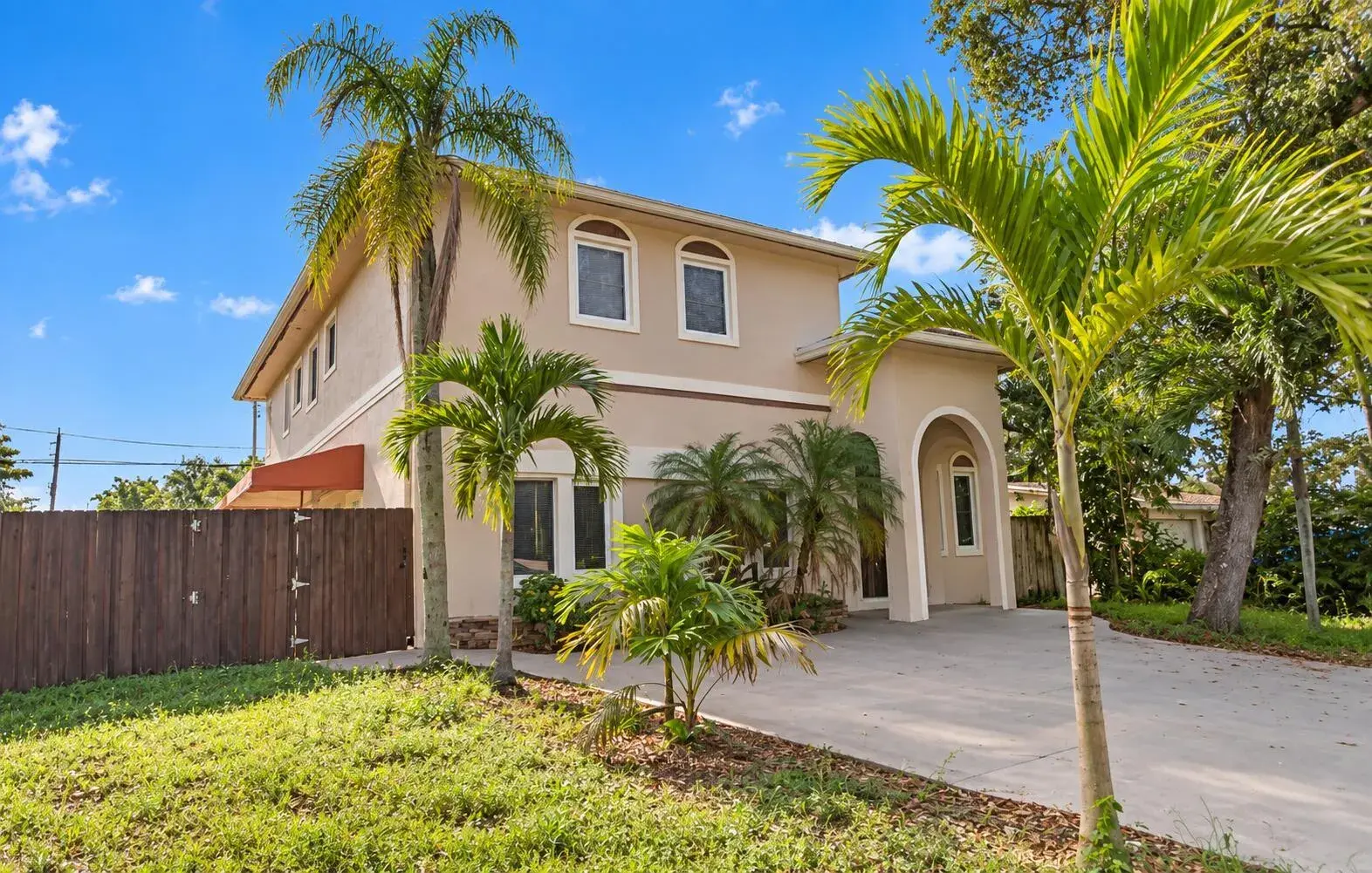 4 bedroom 3 bath Residential for sale at 4500 SW 25TH Terrace, Dania Beach FL 33312
