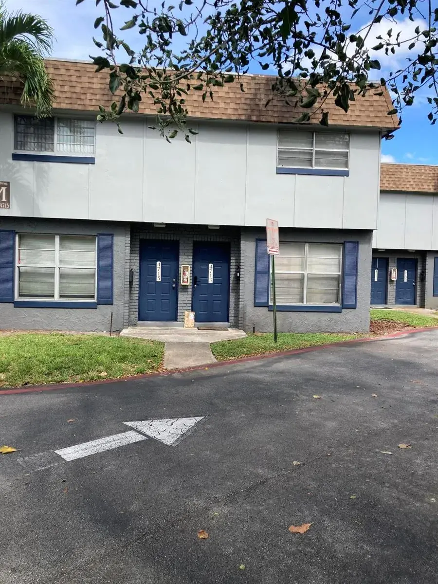 2 bedroom 1 bath Residential for sale at 4715 NW 9TH Drive NW # 4715, Plantation FL 33317