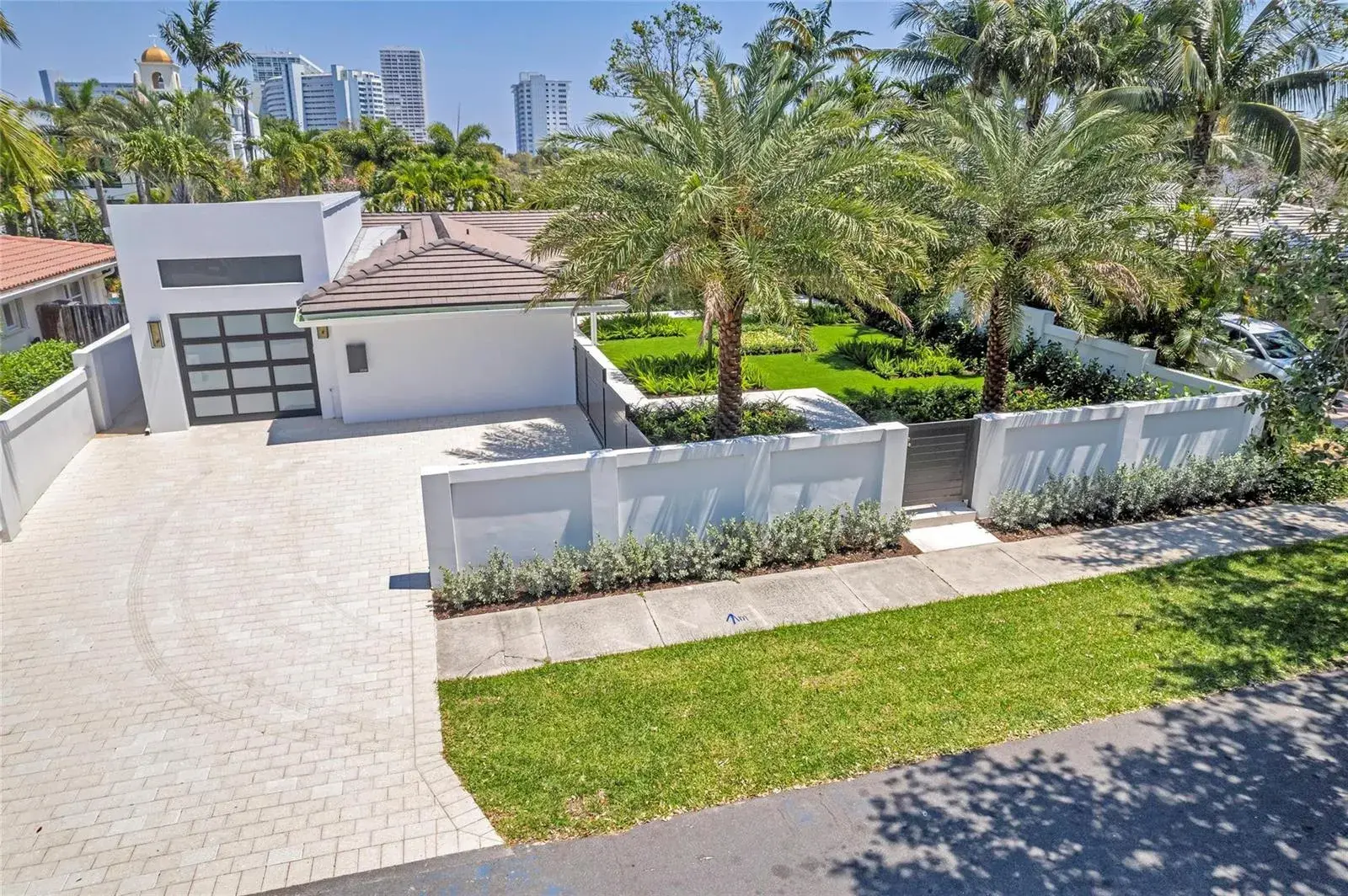 3 bedroom 2 bath Residential for sale at 2008 Admirals Way, Fort Lauderdale FL 33316