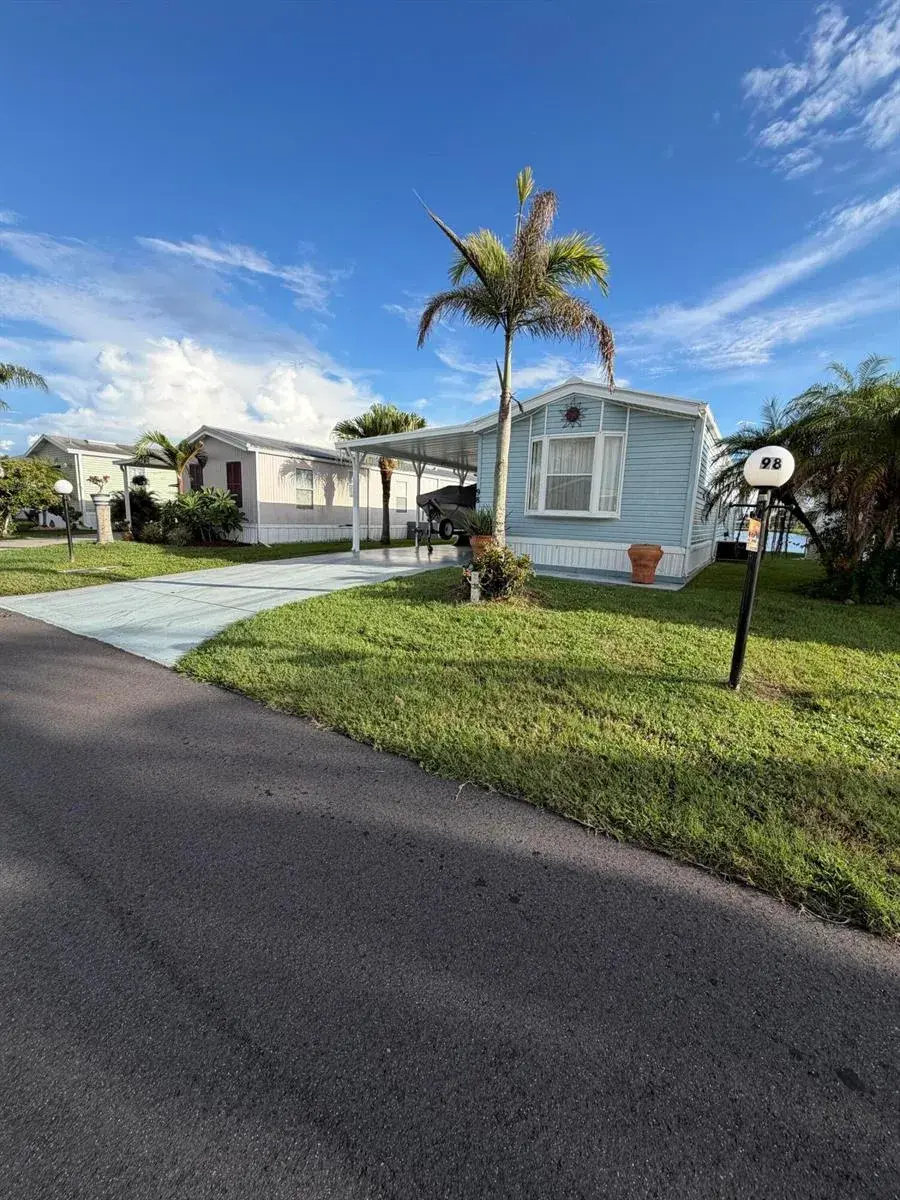 2 bedroom 2 bath Residential for sale at 1601 US HIGHWAY 441 SE # 98, Okeechobee FL 34974