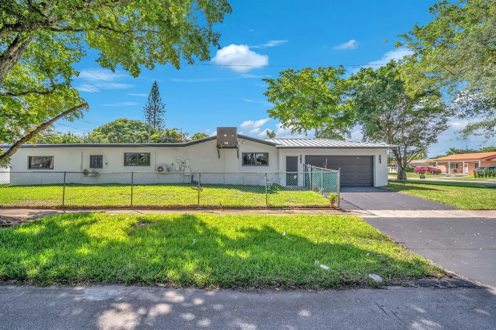 3 bedroom 3 bath Residential for sale at 5000 ADAMS Street, Hollywood FL 33021