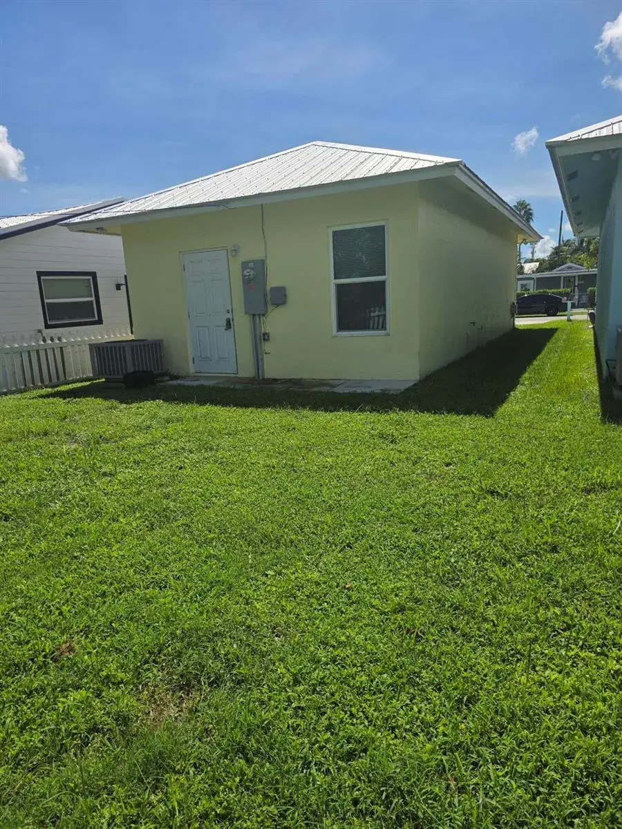 4587 Cambridge Street, FL 33463