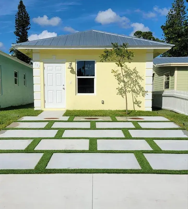 4587 Cambridge Street, FL 33463