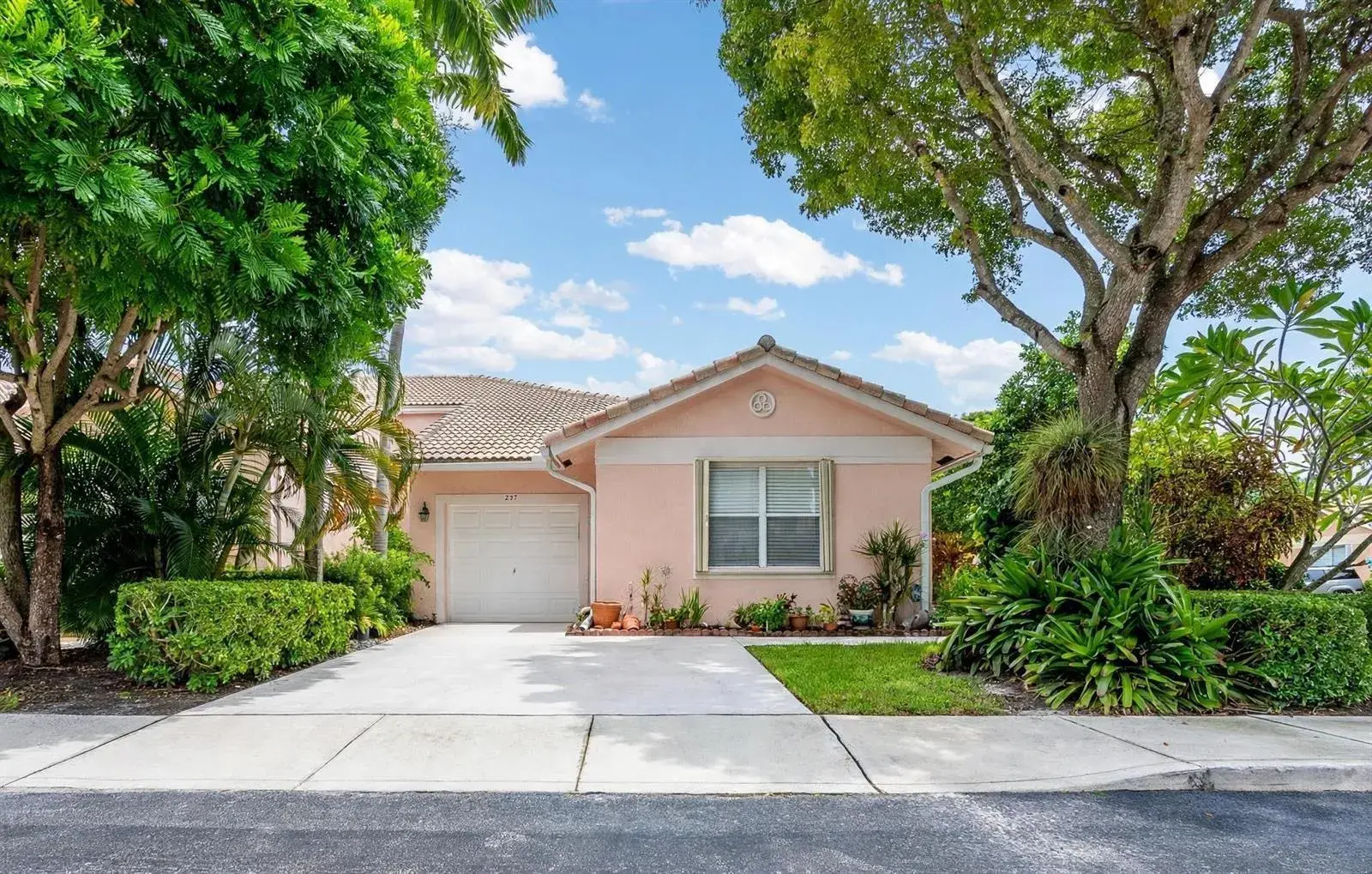3 bedroom 2 bath Residential for sale at 237 CORAL TRACE Court, Delray Beach FL 33445