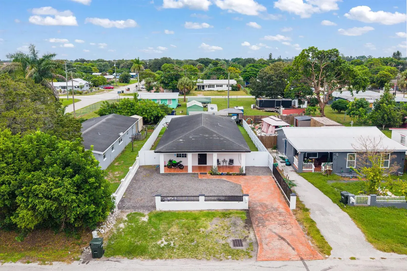3 bedroom 2 bath Residential for sale at 347 W HAITI Avenue, Clewiston FL 33440