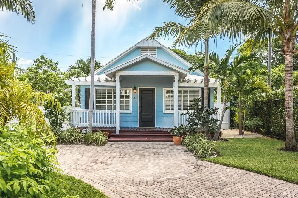 3 bedroom 2 bath Residential for sale at 801 SE 3RD Avenue, Delray Beach FL 33483