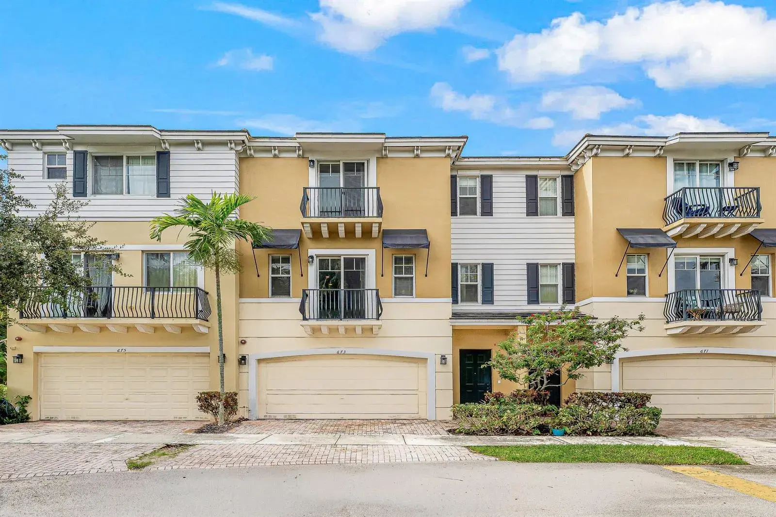 3 bedroom 3 bath Residential for sale at 673 NW 38th Circle, Boca Raton FL 33431