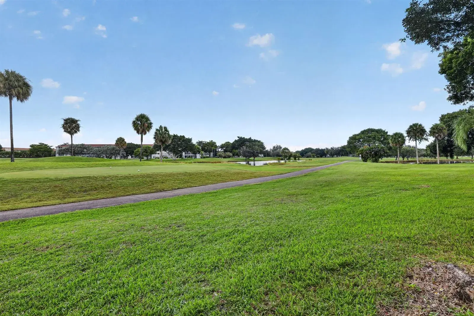 1 bedroom 1 bath Residential for sale at 850 SW 133rd Terrace # B, Pembroke Pines FL 33027