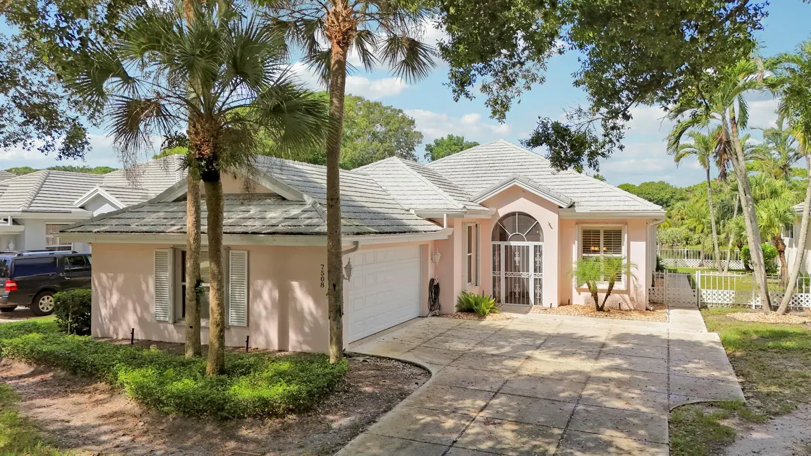 3 bedroom 2 bath Residential for sale at 7508 SE Autumn Lane, Hobe Sound FL 33455