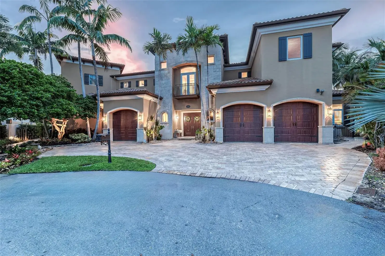 6 bedroom 6 bath Residential for sale at 2311 NE 35TH Street, Lighthouse Point FL 33064