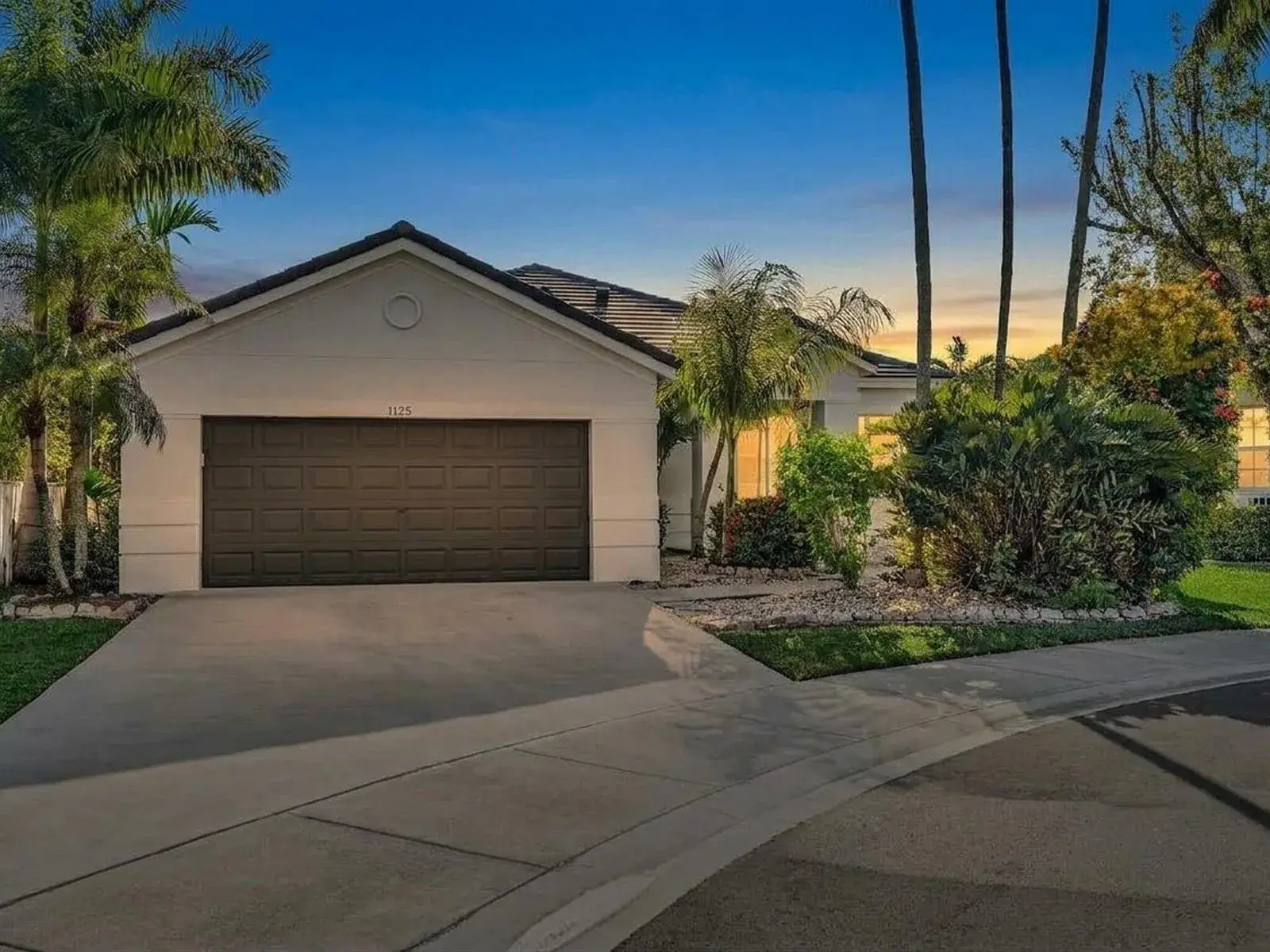 4 bedroom 2 bath Residential for sale at 1125 Sunflower Circle, Weston FL 33327