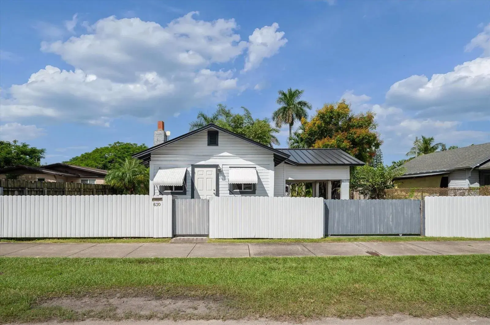 2 bedroom 1 bath Residential for sale at 630 NW 6 Avenue, Homestead FL 33030