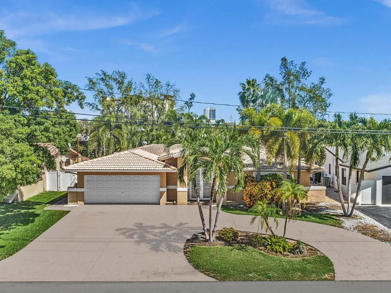 4 bedroom 2 bath Residential for sale at 948 SE 10TH Court, Pompano Beach FL 33060