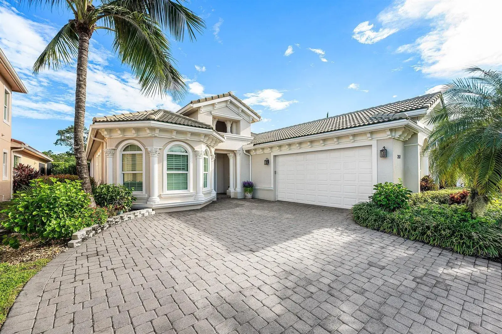 3 bedroom 2 bath Residential for sale at 260 Carina Drive, Jupiter FL 33478