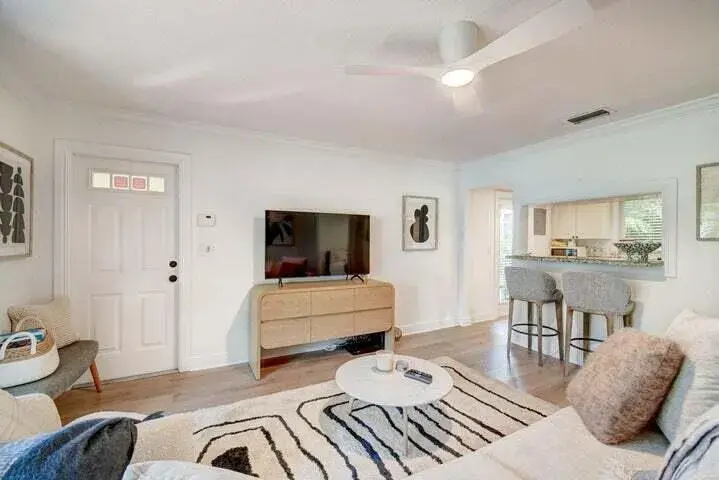 45 SE 7TH Avenue, Delray Beach FL 33483