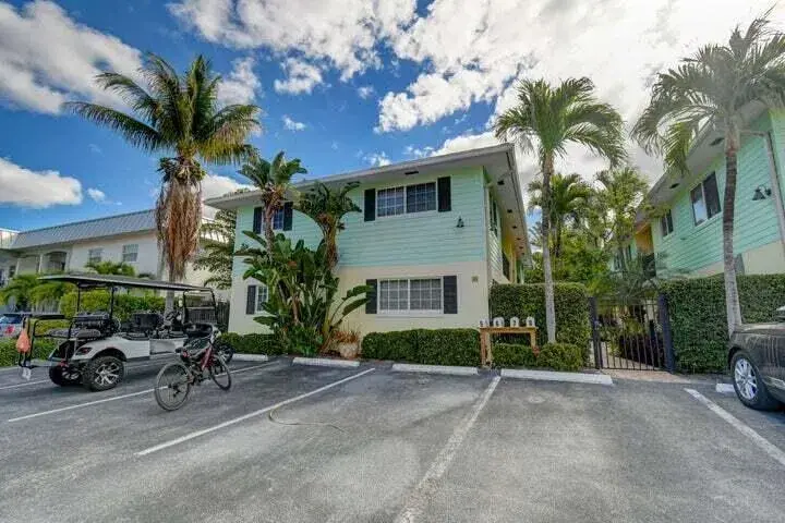 45 SE 7TH Avenue, Delray Beach FL 33483