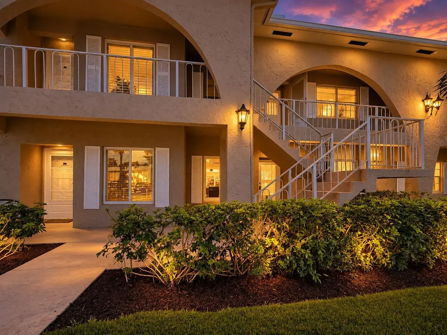 2 bedroom 2 bath Residential for sale at 13924 Vía Flora # B, Delray Beach FL 33484