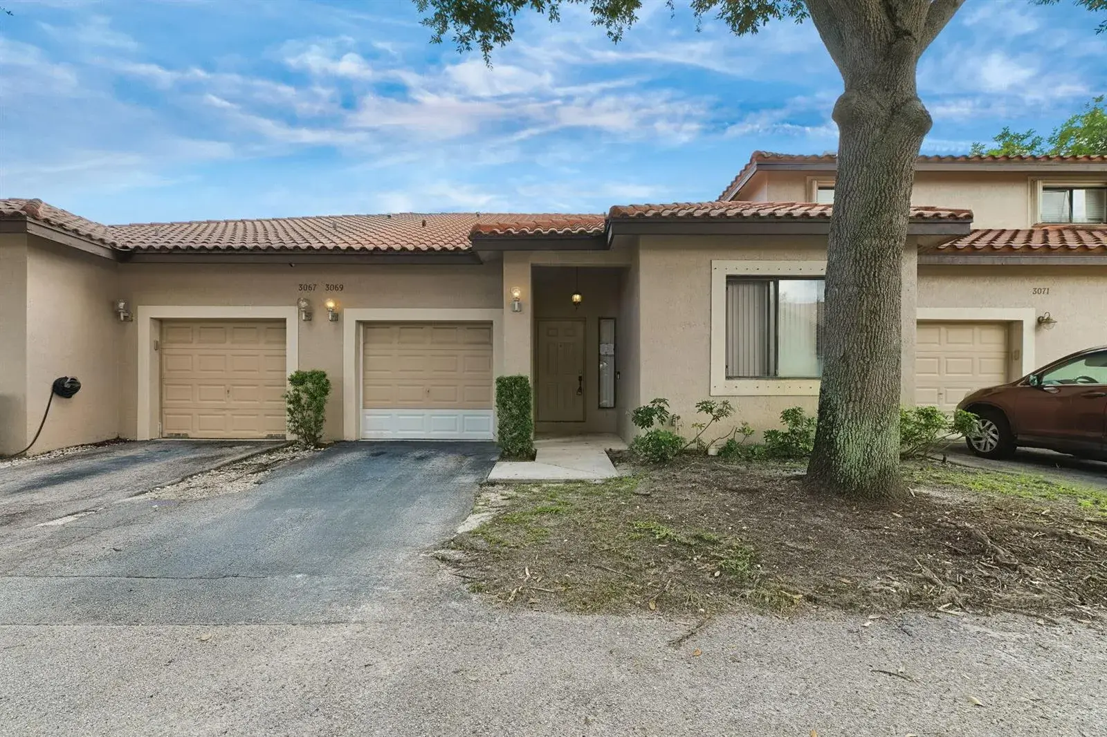 2 bedroom 2 bath Residential for sale at 3069 LA MIRAGE Drive, Lauderhill FL 33319