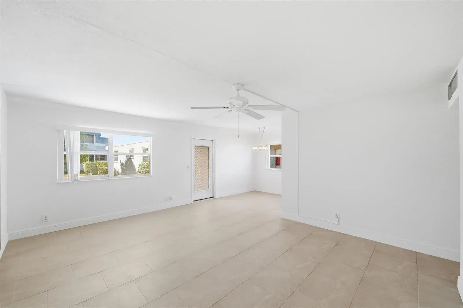 452 Brittany J, Delray Beach FL 33446