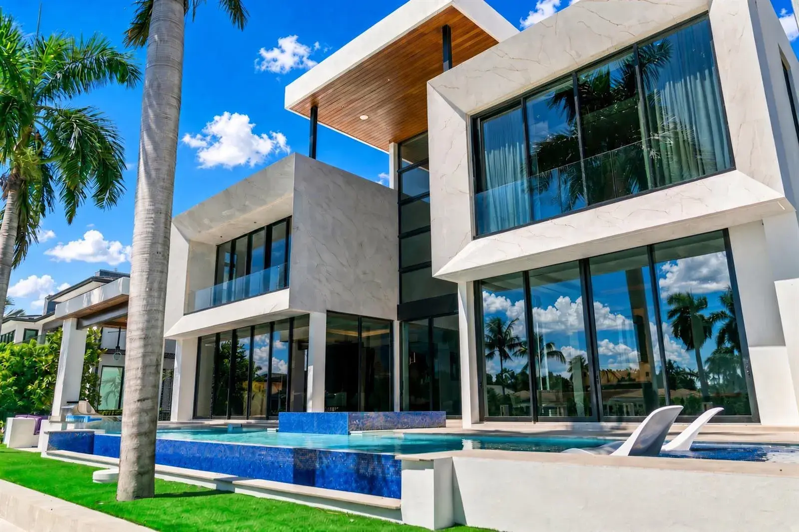 6 bedroom 6 bath Residential for sale at 2856 NE 26TH Place, Fort Lauderdale FL 33306